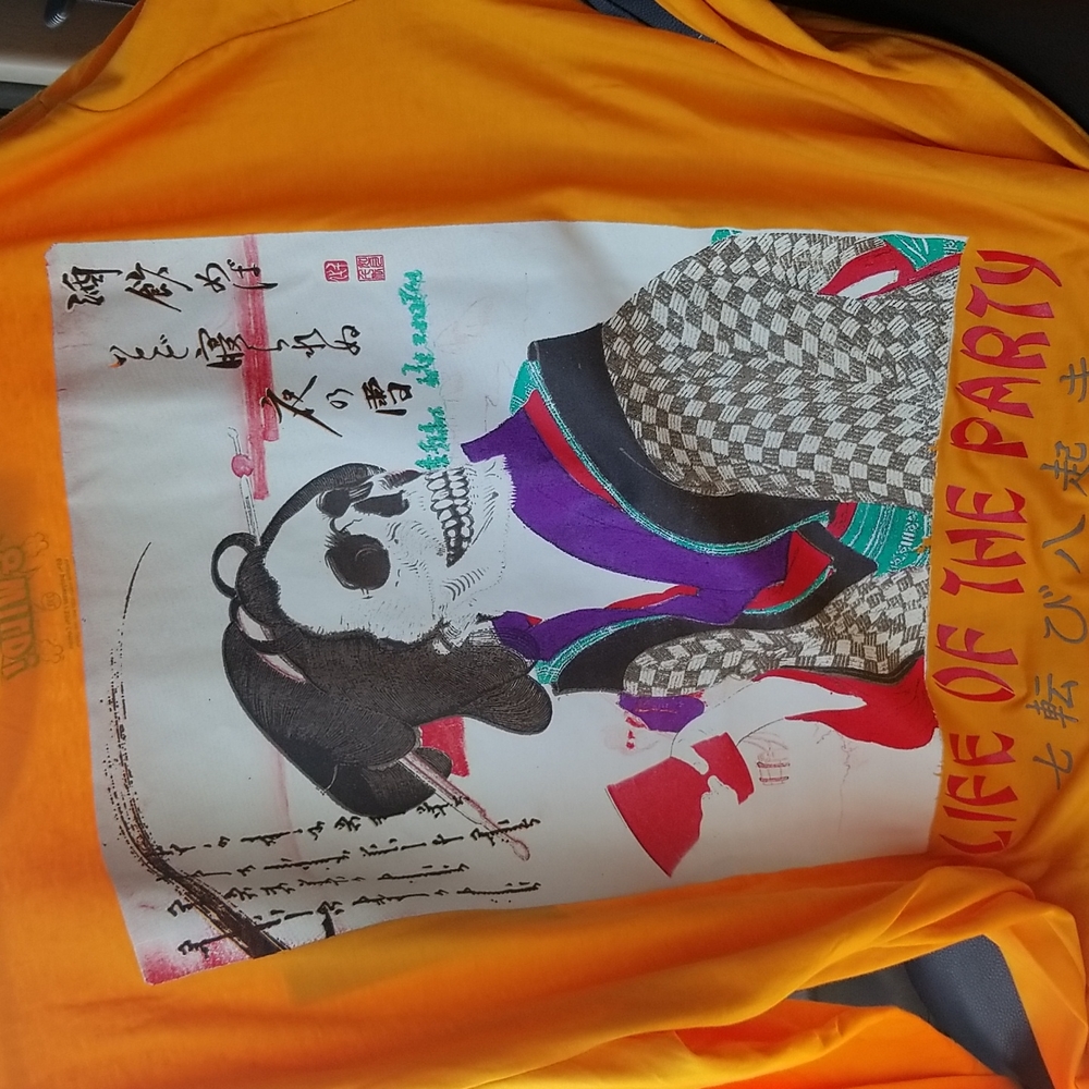 New 2X Graphic tee - Picture 5 of 8